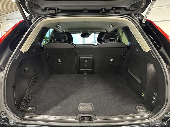 Volvo XC60 5 of 17