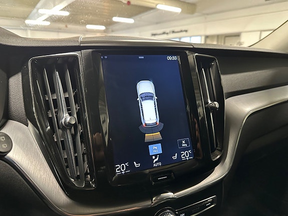 Volvo XC60 16 of 17