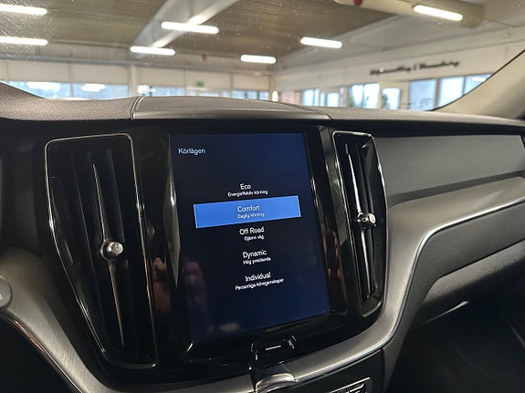 Volvo XC60 17 of 17