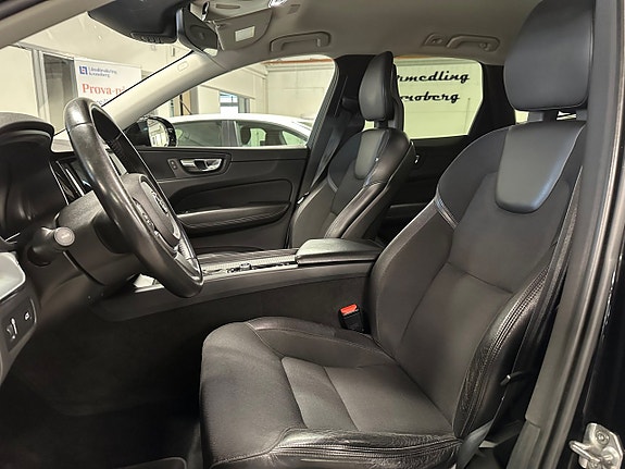 Volvo XC60 12 of 17
