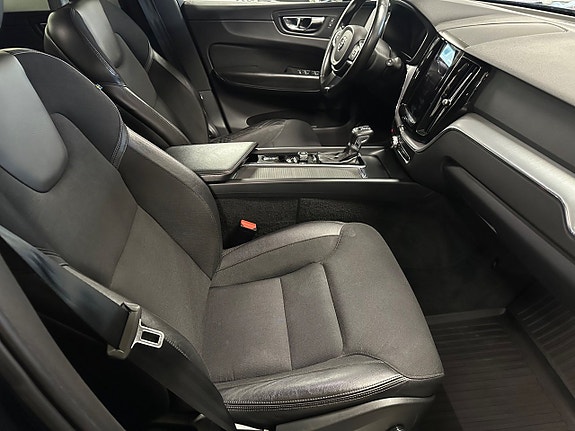 Volvo XC60 10 of 17