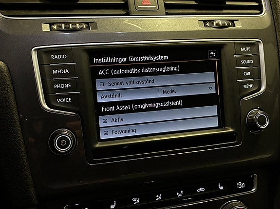 Volkswagen Golf Alltrack 22 of 25