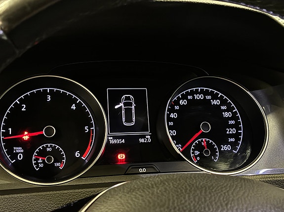 Volkswagen Golf Alltrack 21 of 25