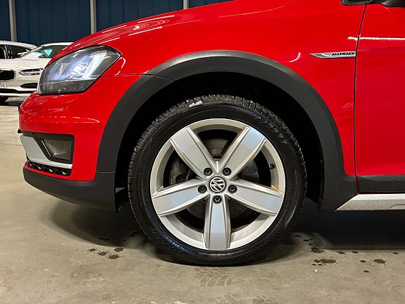 Volkswagen Golf Alltrack 9 of 25