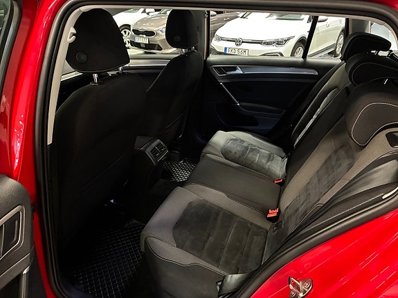 Volkswagen Golf Alltrack 15 of 25