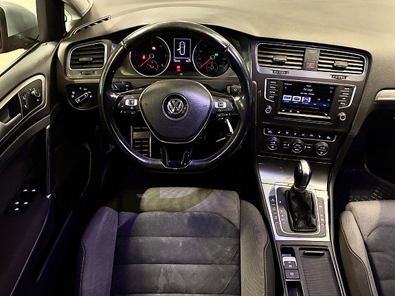 Volkswagen Golf Alltrack 17 of 25