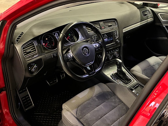 Volkswagen Golf Alltrack 14 of 25