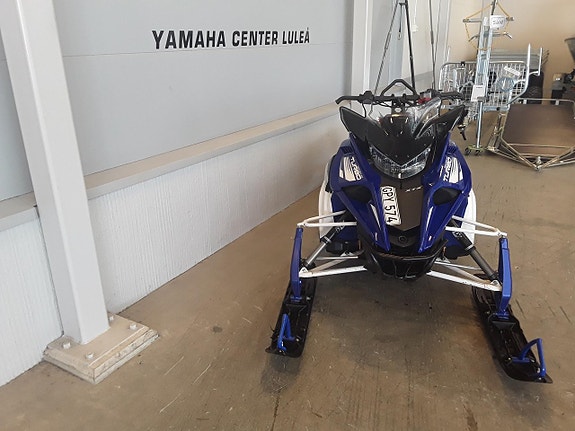 Yamaha Sidewinder XTX 141 2 of 2