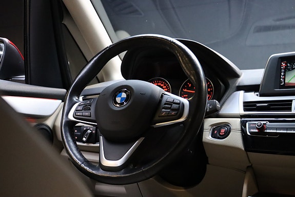 BMW 218 21 of 28