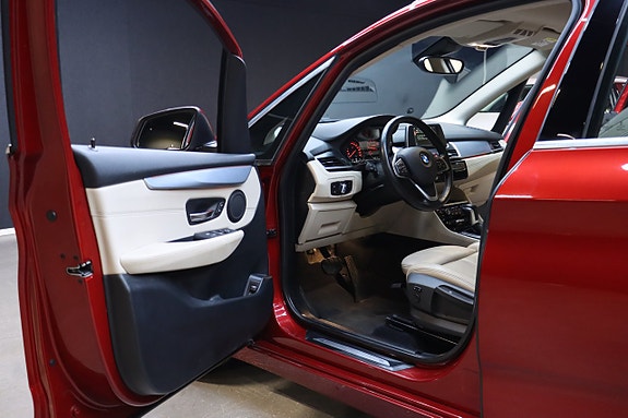 BMW 218 10 of 28