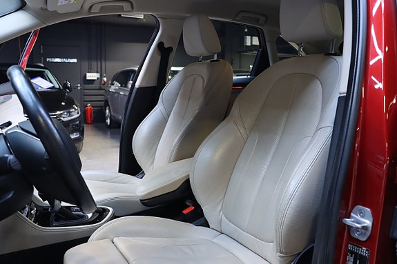 BMW 218 12 of 28