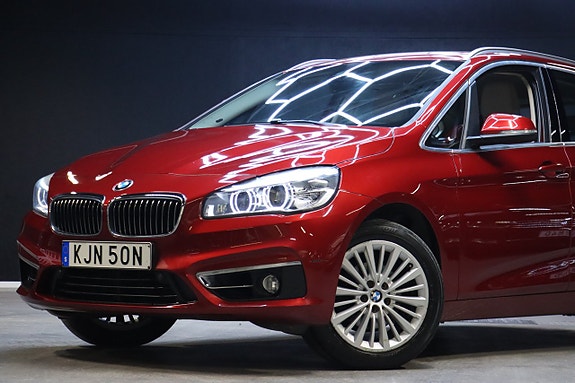 BMW 218 4 of 5