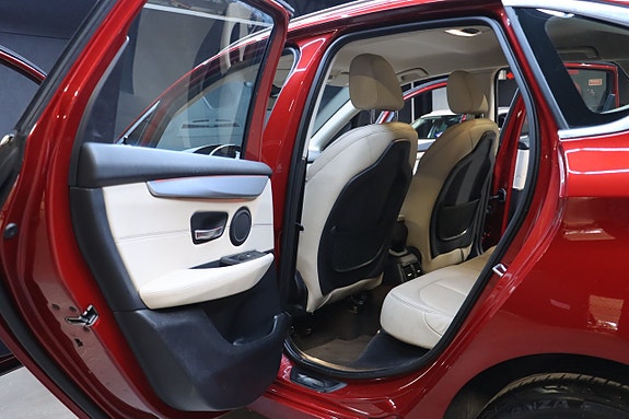 BMW 218 13 of 28