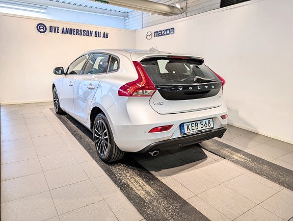 Volvo V40 3 of 20