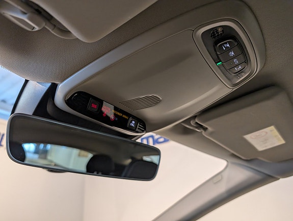 Volvo V40 13 of 20