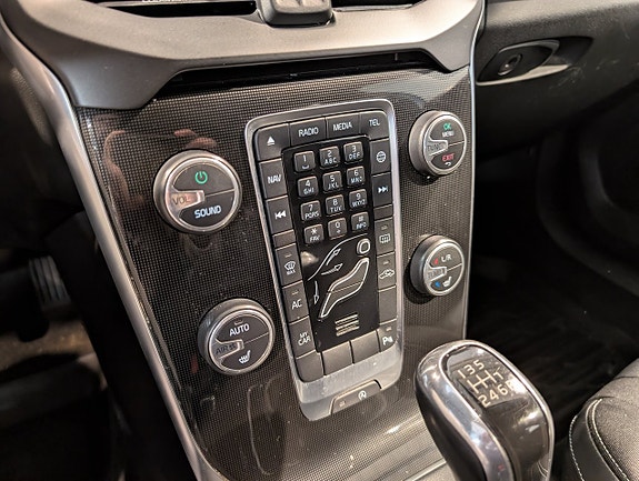 Volvo V40 8 of 20