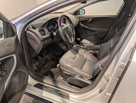 Volvo V40 14 of 20