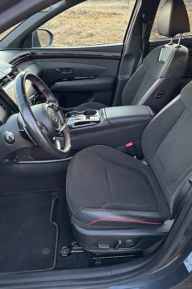 Hyundai Tucson 9 of 12