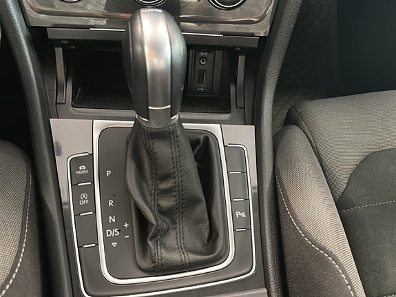 Volkswagen Golf Alltrack 12 of 16