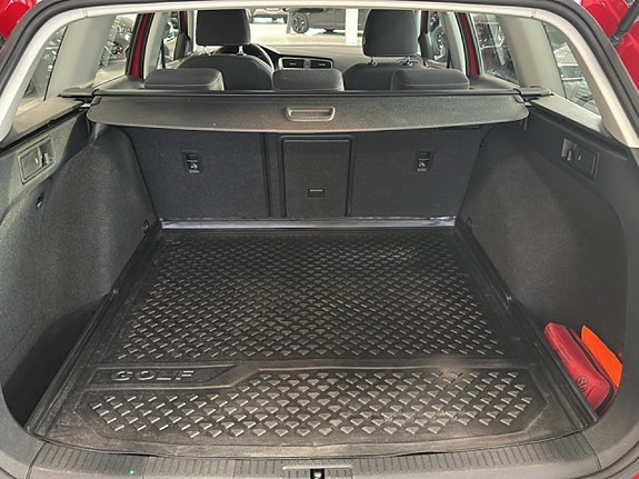 Volkswagen Golf Alltrack 14 of 16