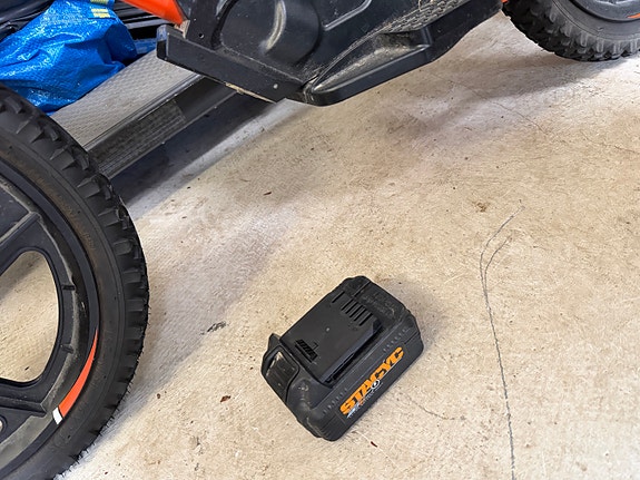 Product image 2 of 4