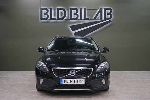 Volvo V40 Cross Country 3 of 5