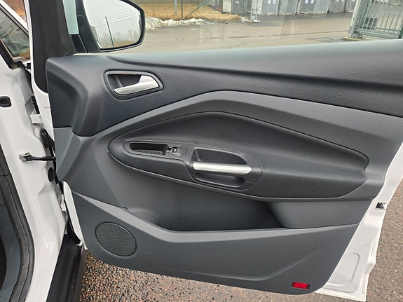 Ford C-Max 17 of 22