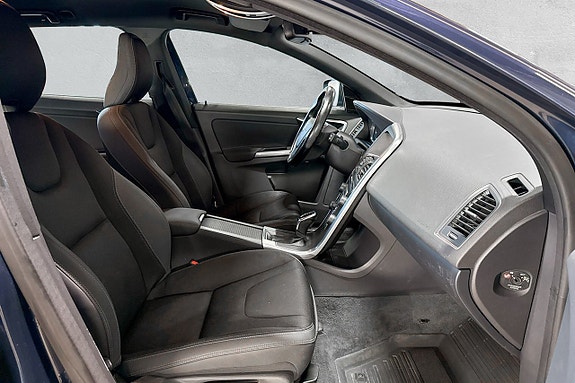 Volvo XC60 15 of 16
