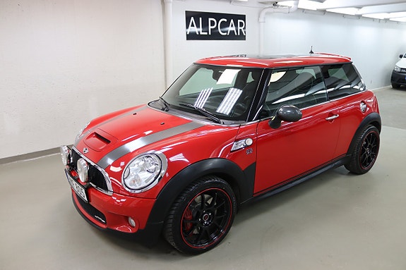 MINI John Cooper Works 2 of 5