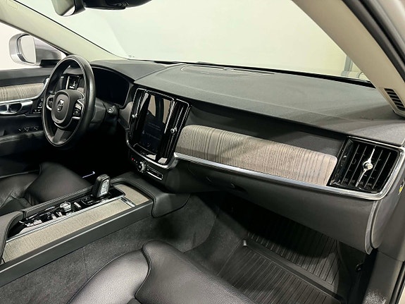 Volvo V90 Cross Country 4 of 5