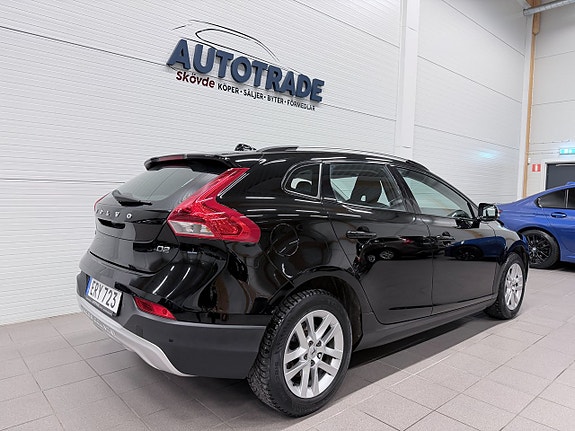 Volvo V40 Cross Country 6 of 15