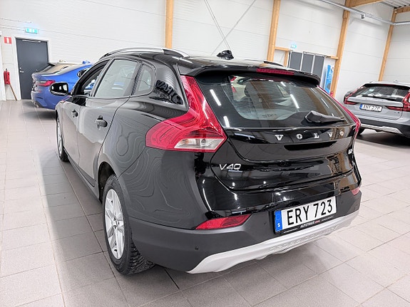 Volvo V40 Cross Country 8 of 15