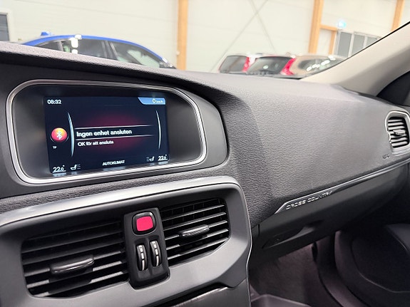 Volvo V40 Cross Country 11 of 15