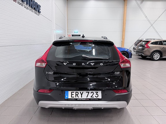 Volvo V40 Cross Country 7 of 15