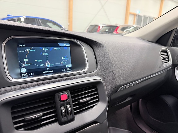 Volvo V40 Cross Country 10 of 15