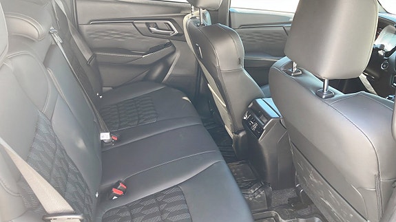 Isuzu D-max 5 of 9