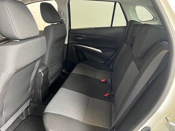 Suzuki S-Cross 5 of 5