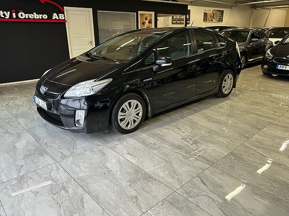 Toyota Prius 3 of 5