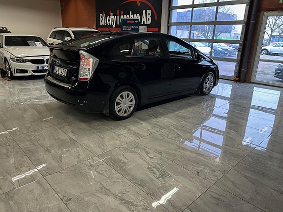 Toyota Prius 5 of 5