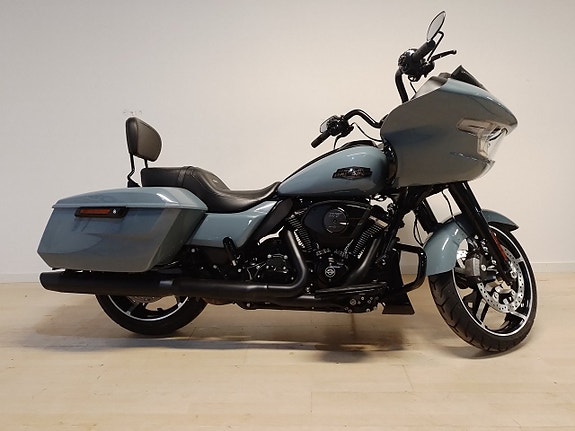 Harley-Davidson Road Glide 117 1923 cc  175 nm