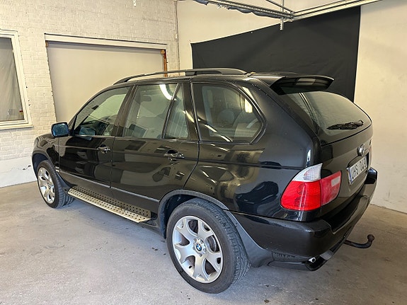 BMW X5 3 of 5