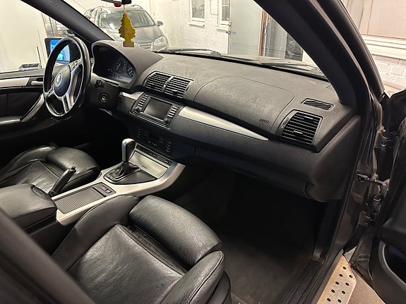 BMW X5 8 of 13