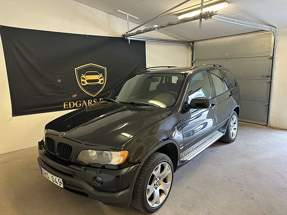 BMW X5 2 of 5