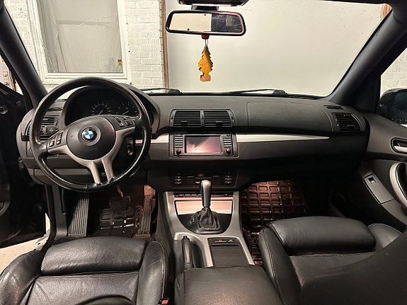 BMW X5 6 of 13
