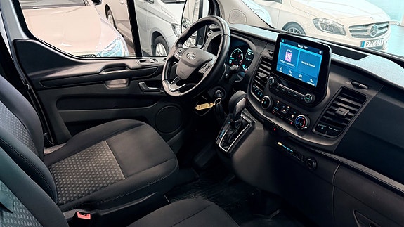 Ford Custom Tourneo 10 of 18