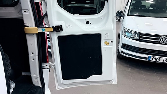 Ford Custom Tourneo 8 of 18