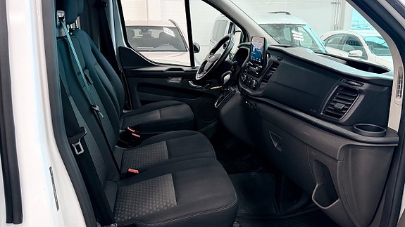 Ford Custom Tourneo 9 of 18