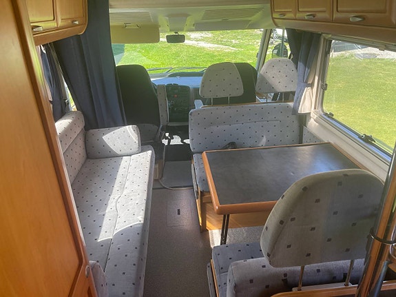 Hymer B544 plats för 6 personer  LEDIG 3 of 8