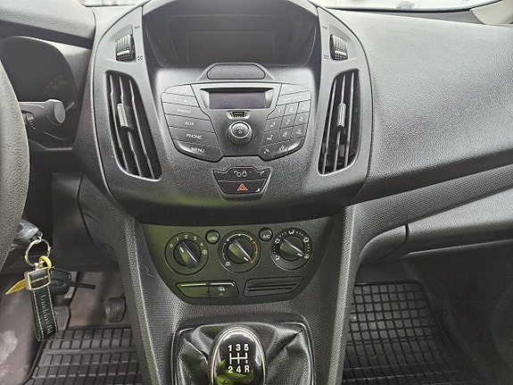 Ford Transit Connect 16 of 20