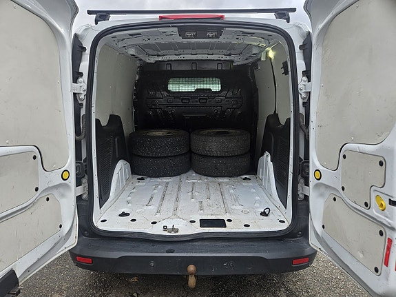 Ford Transit Connect 12 of 20